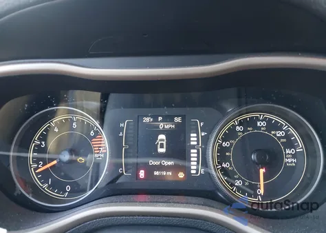 2018 Jeep Cherokee Latitude Tech Connect 4X4 from USA, damaged, VIN 1C4PJMCB5JD586687